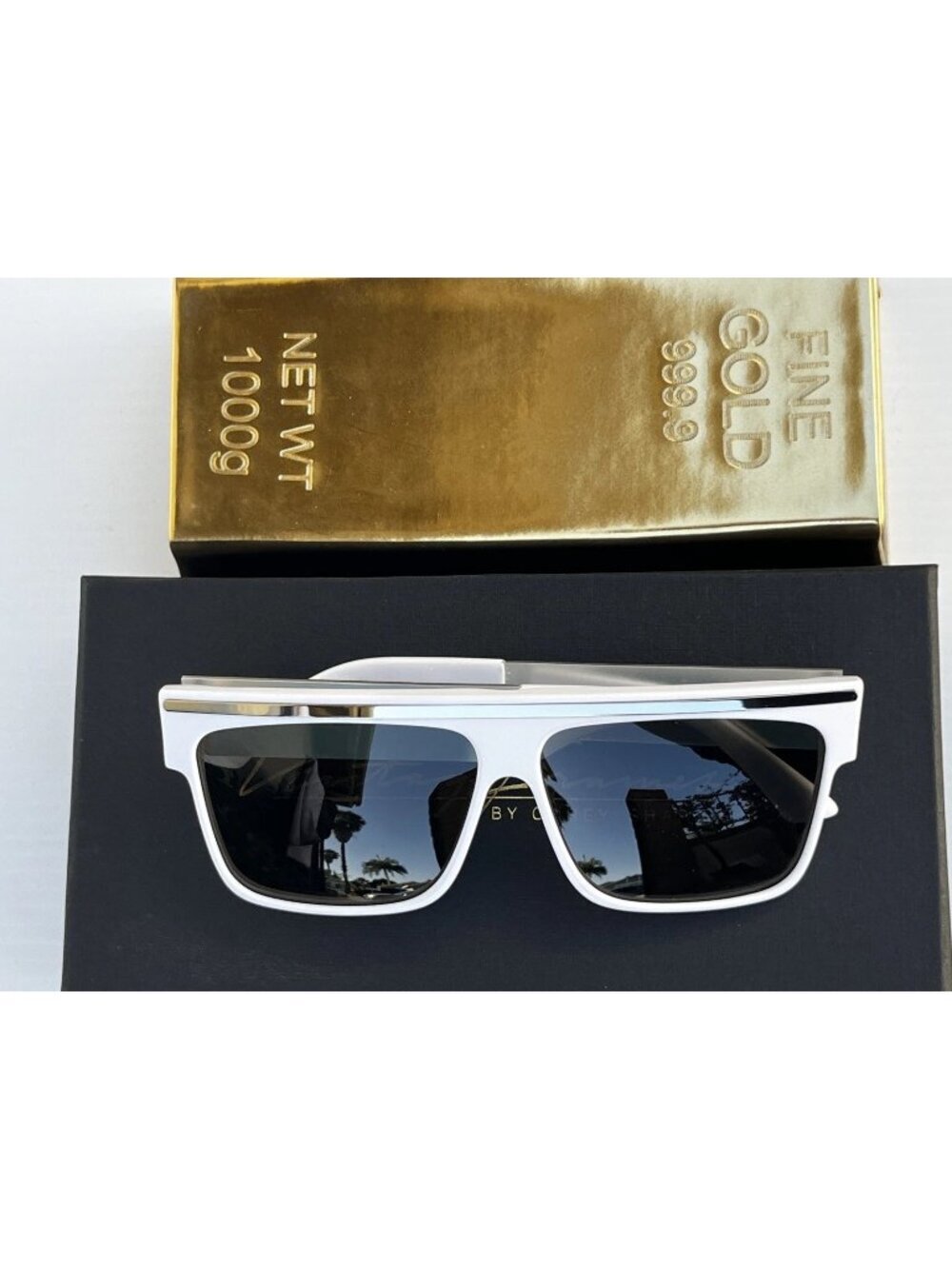 Love Hate LH01WSV15 VintagWhite Silver Shield Sunglasses Corey Shapiro OS w/Case